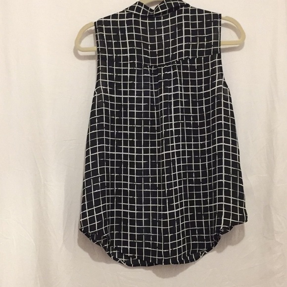 Elle Small Blouse Black and white squares NWT - Picture 4 of 6